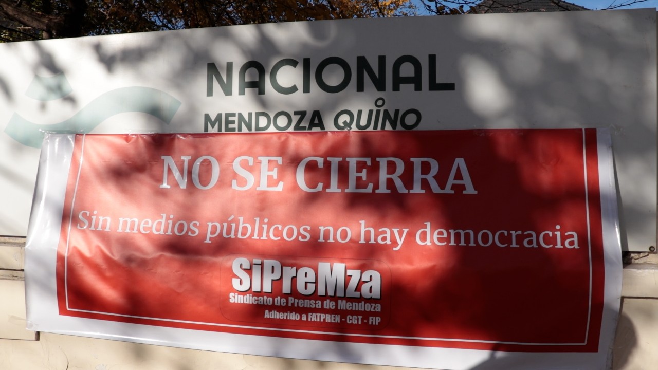 Abrazo simbólico a Radio Nacional Mendoza Quino en la semana del periodista