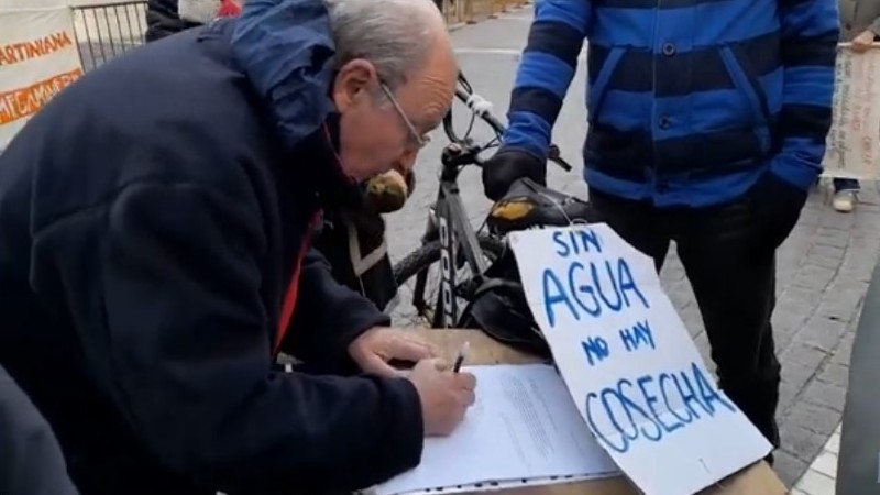 Presentación de firmas contra la adhesión al RIGI