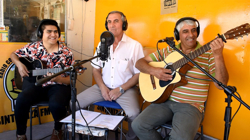 Joel Barros (primer guitarra), Tito Osorio (primera voz), Ceferino Osorio (segunda voz y ritmo)